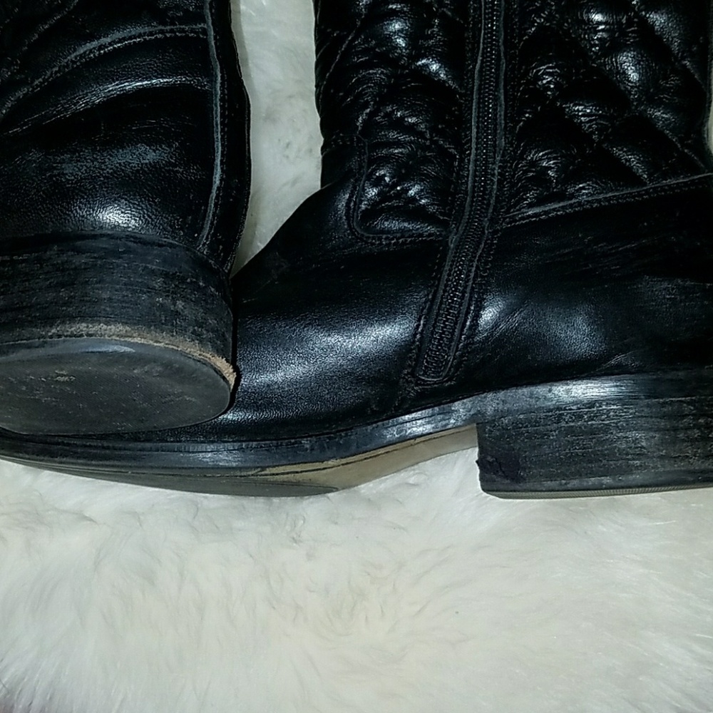 Boots .. - Picture 3 of 4